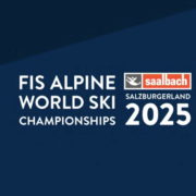 Evelyn Vysher spricht bei der Eröffnung der WM in Saalbach 2025