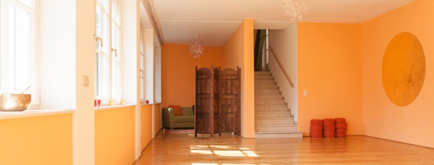 LYN YOGA mit Evelyn Vysher in Wien Hietzing