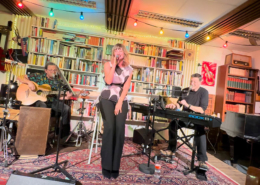 Evelyn Vysher spielte nach langem wieder mit Martin Mader und Martin Matzinger im Trio in der Weinbar im Gemischten Satz in Wien